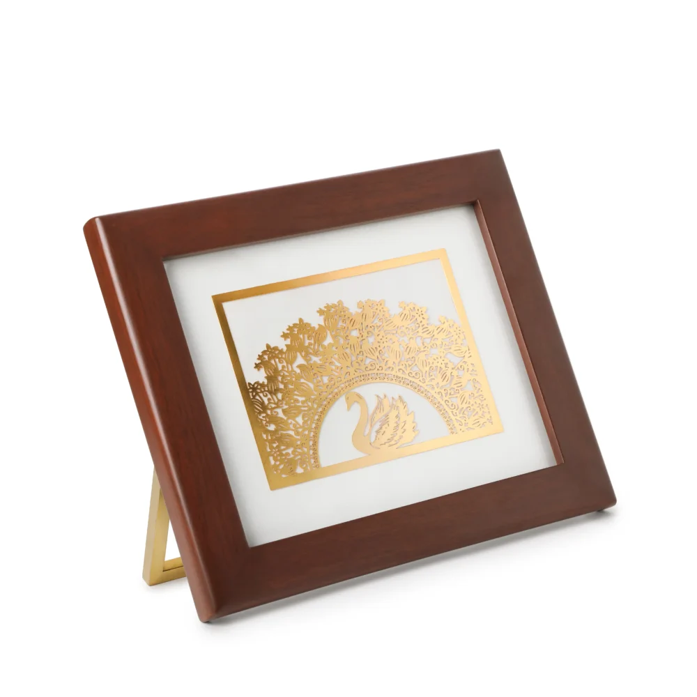 Elegant 24K Gold Plated Swan in Teakwood Frame - Image 3